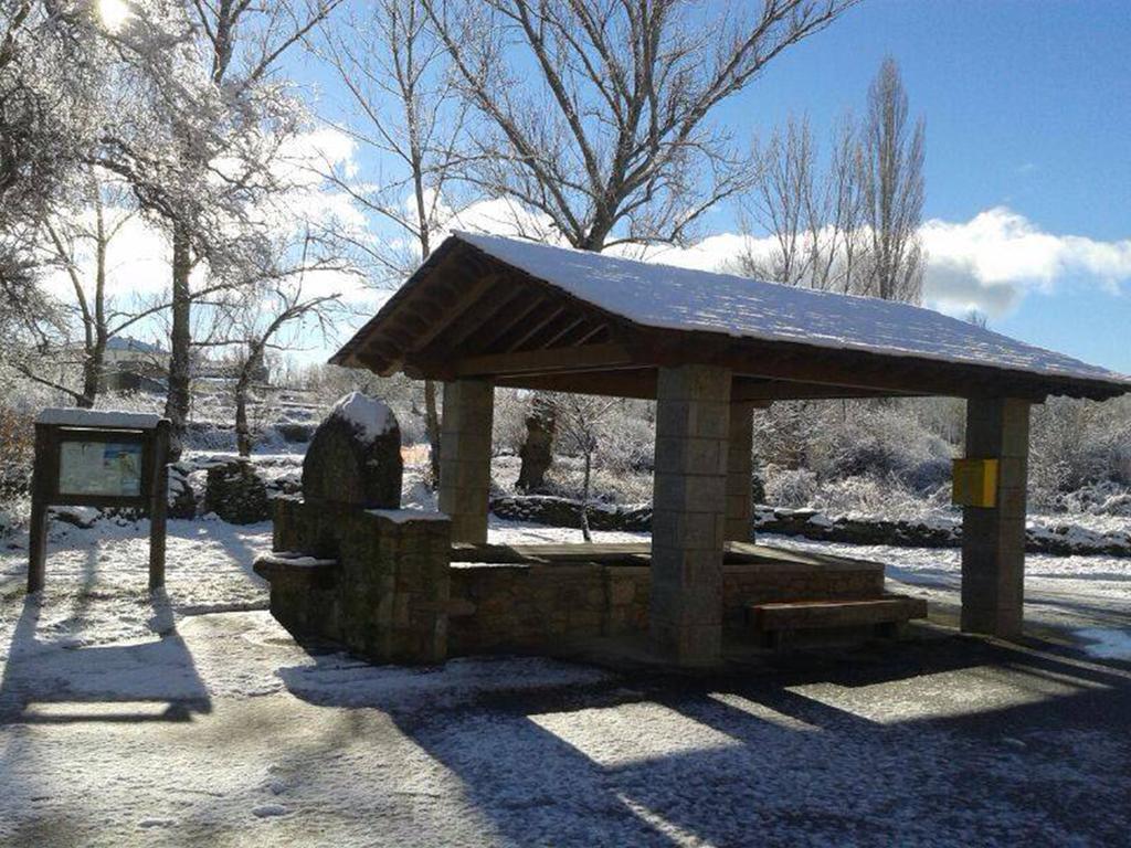 Cabanas Vallecino Manzanal de los Infantes エクステリア 写真