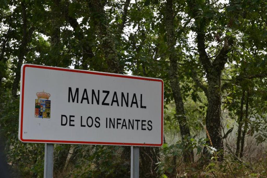 Cabanas Vallecino Manzanal de los Infantes エクステリア 写真